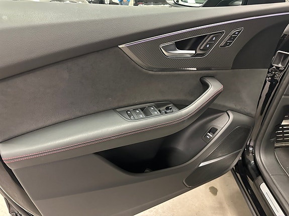 Audi RS Q8 9 of 16