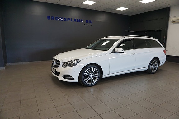 Mercedes-Benz E220 2 of 5