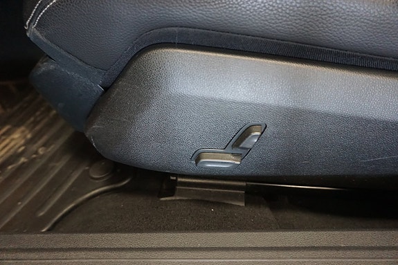 Mercedes-Benz E220 12 of 24