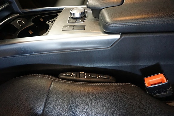 Mercedes-Benz E220 13 of 24