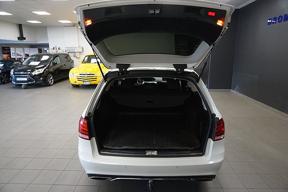 Mercedes-Benz E220 24 of 24