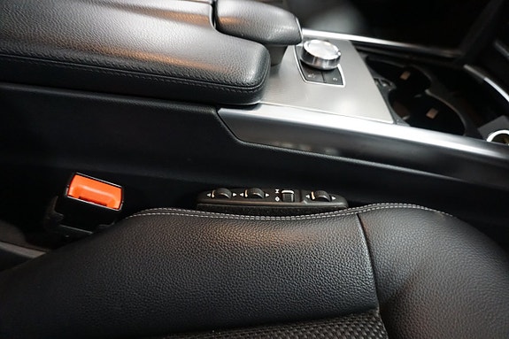 Mercedes-Benz E220 15 of 24