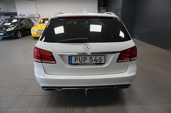 Mercedes-Benz E220 7 of 24