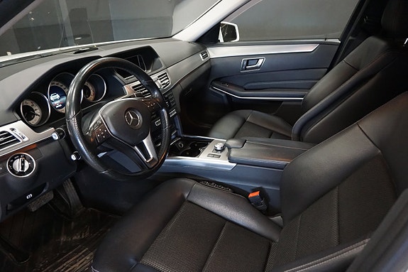 Mercedes-Benz E220 5 of 5