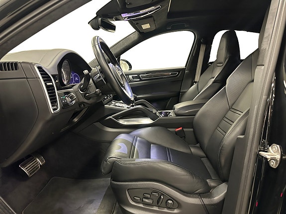 Porsche Cayenne Turbo S 8 of 18