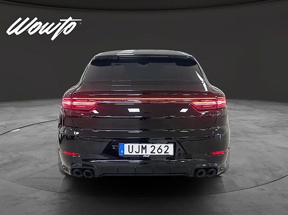 Porsche Cayenne Turbo S 6 of 18