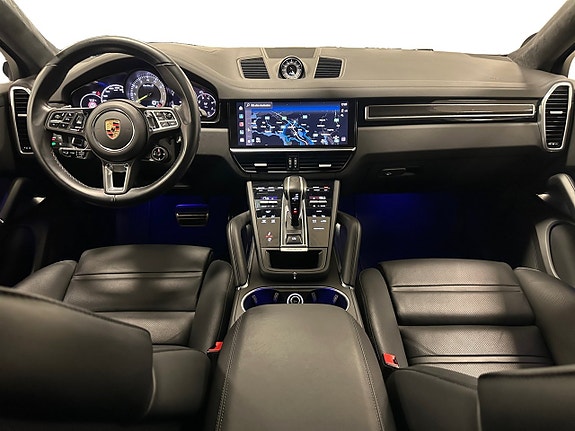 Porsche Cayenne Turbo S 10 of 18
