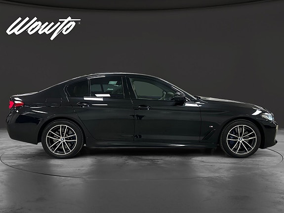 BMW 545e 3 of 5