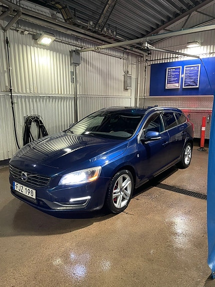 Volvo V60 3 of 7