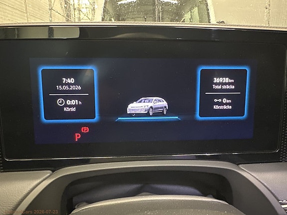 Volkswagen Passat 12 of 15