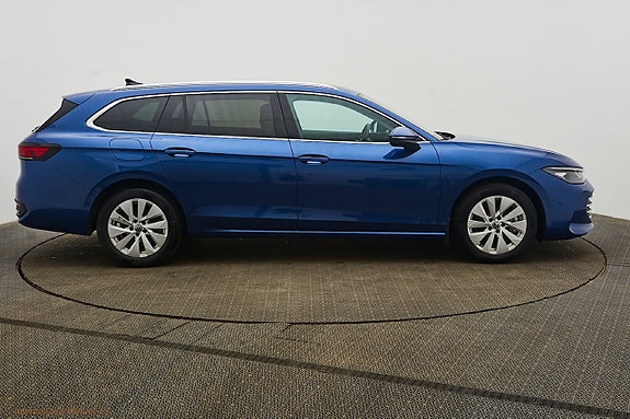 Volkswagen Passat 7 of 15