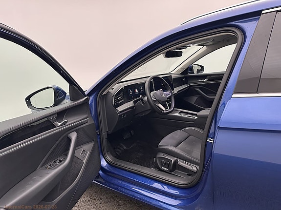 Volkswagen Passat 9 of 15