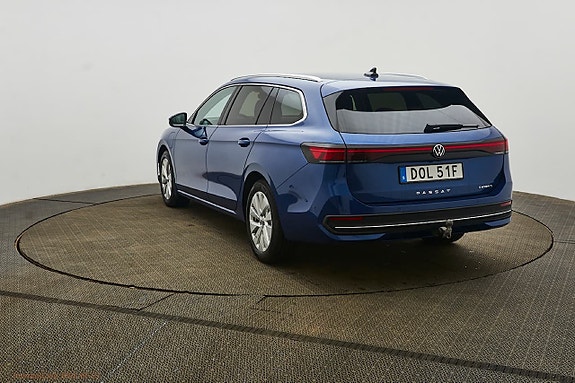 Volkswagen Passat 3 of 15