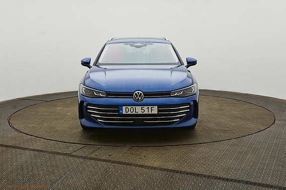 Volkswagen Passat 6 of 15