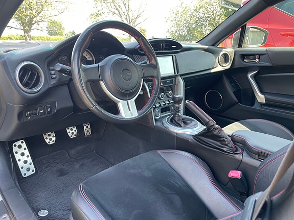 Toyota GT86 4 of 5