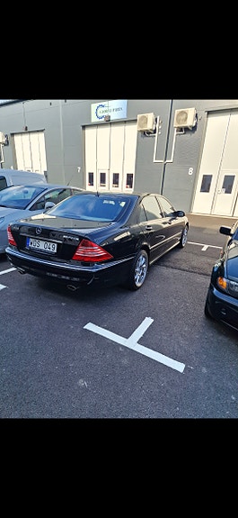 Mercedes-Benz S600 4 of 5