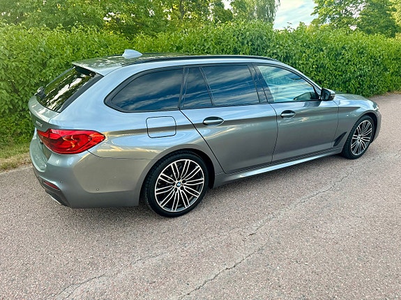 BMW 520d 2 of 5