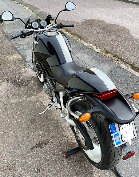 Ducati Monster 1000 s2r 4 of 5