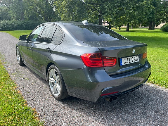 BMW 320d 5 of 12