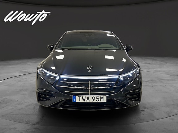 Mercedes-Benz EQS500 2 of 5