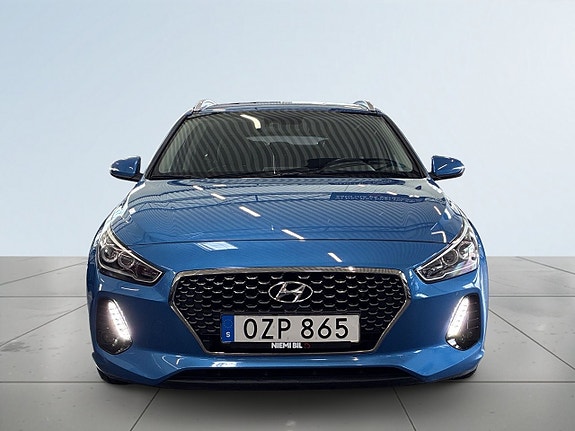 Hyundai i30 2 of 23