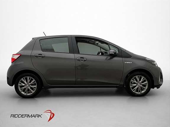 Toyota Yaris 4 of 5