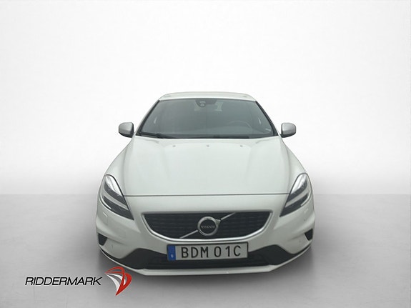Volvo V40 2 of 23