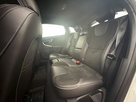 Volvo V40 22 of 23