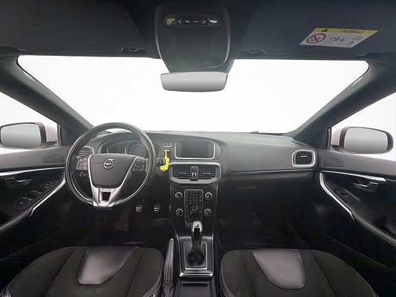 Volvo V40 13 of 23
