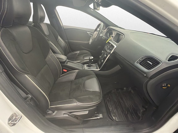 Volvo V40 21 of 23