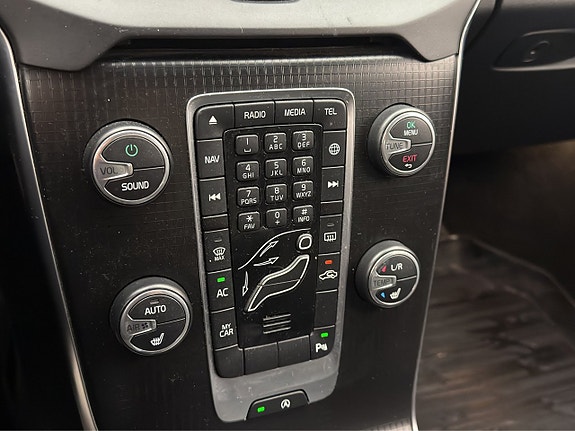 Volvo V40 19 of 23
