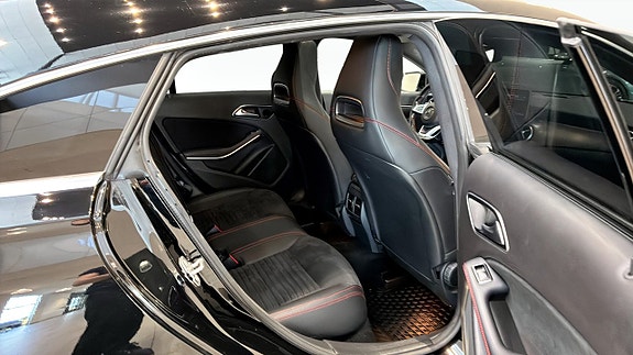 Mercedes-Benz CLA220 5 of 5