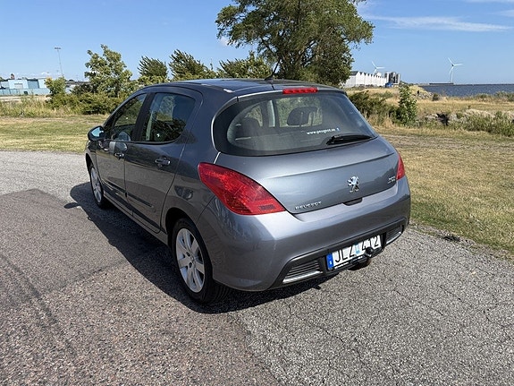 Peugeot 308 3 of 5