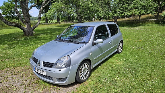 Renault Clio II 7 of 12