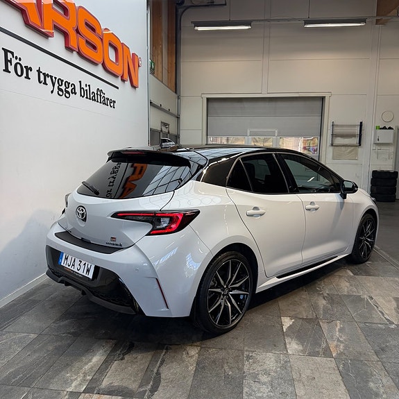 Toyota Corolla 4 of 12