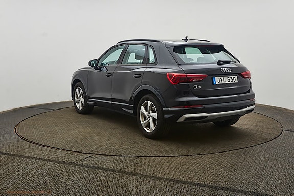 Audi Q3 4 of 5