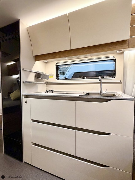 Adria Adora 613 UT | Tvärbädd | Toa bak | 7 of 17