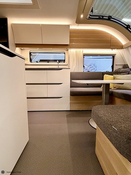 Adria Adora 613 UT | Tvärbädd | Toa bak | 4 of 17