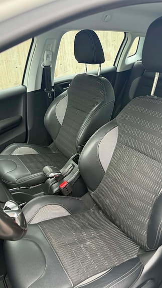 Peugeot 2008 10 of 11