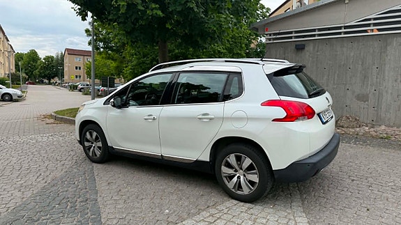 Peugeot 2008 3 of 5