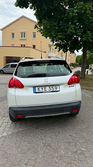Peugeot 2008 4 of 5