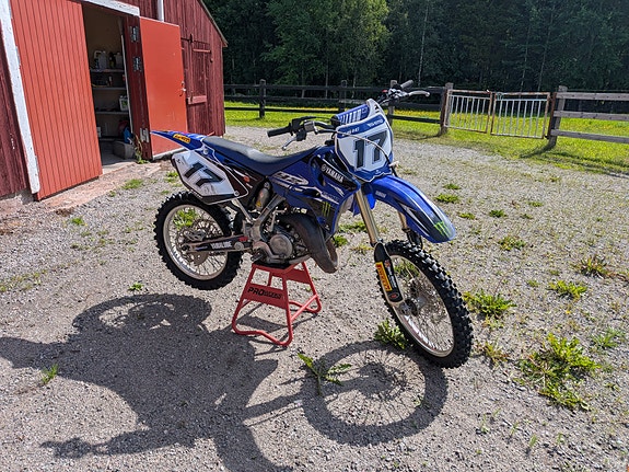 Yamaha YZ125 2 of 3