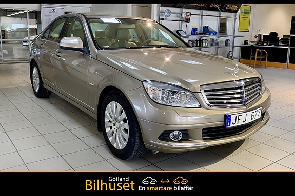 Mercedes-Benz C180 6 of 11