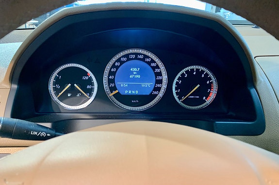 Mercedes-Benz C180 10 of 11