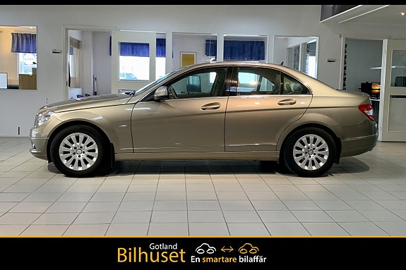 Mercedes-Benz C180 2 of 5