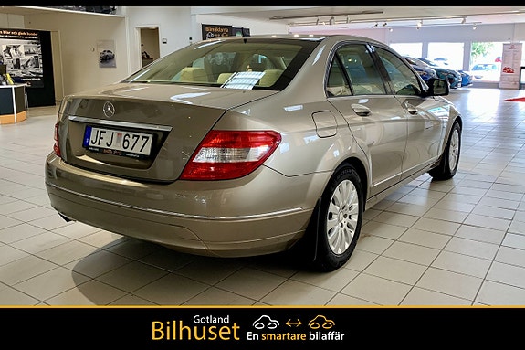 Mercedes-Benz C180 5 of 5