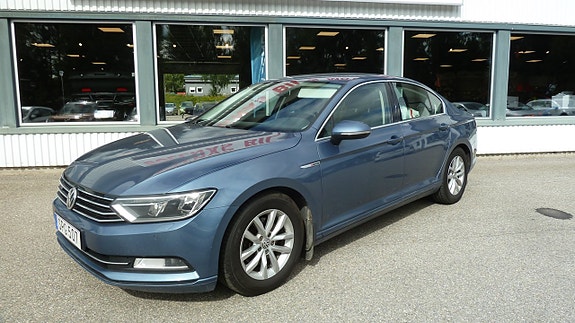 Volkswagen Passat 2 of 5