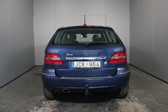 Mercedes-Benz B170 6 of 17