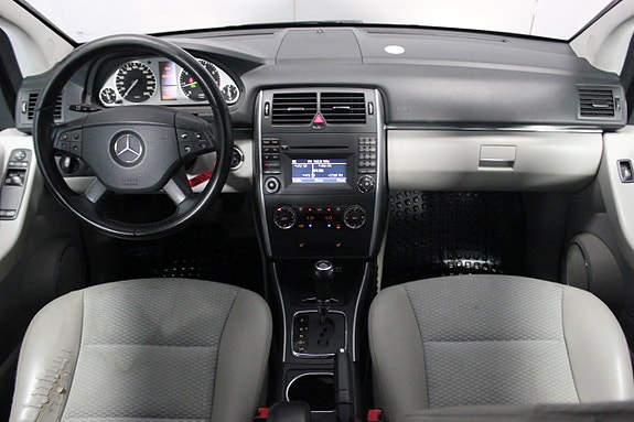 Mercedes-Benz B170 12 of 17