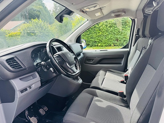 Peugeot Expert 8 of 24